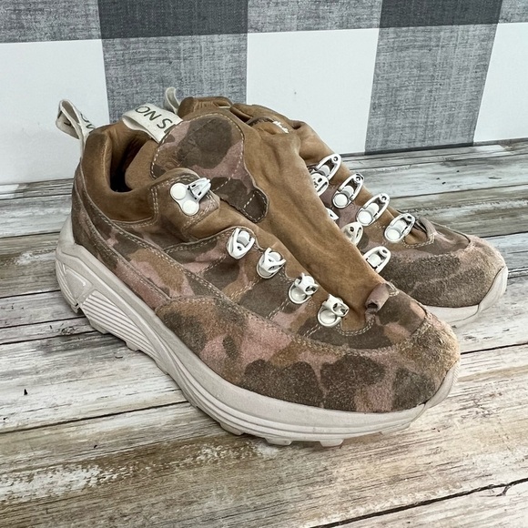 Diemme Pink Camo Suede Hiking Sneaker - Missing Laces - Picture 2 of 13